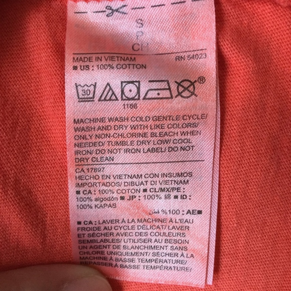 Old Navy Men Shirt. - Picture 4 of 5